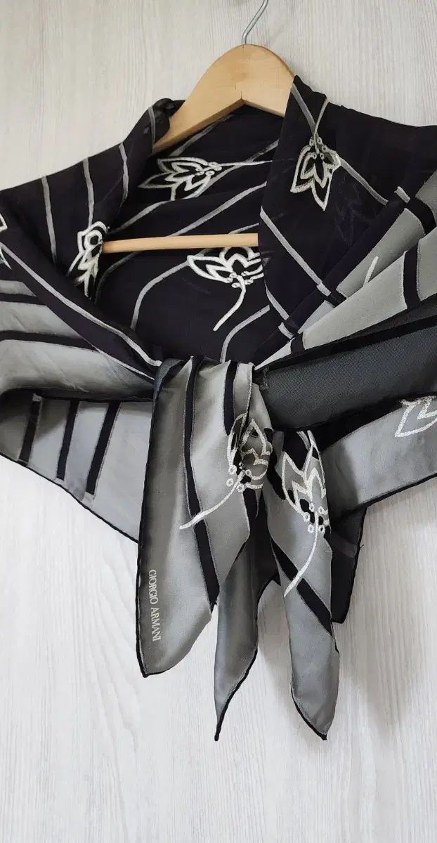 フラワー スカーフ