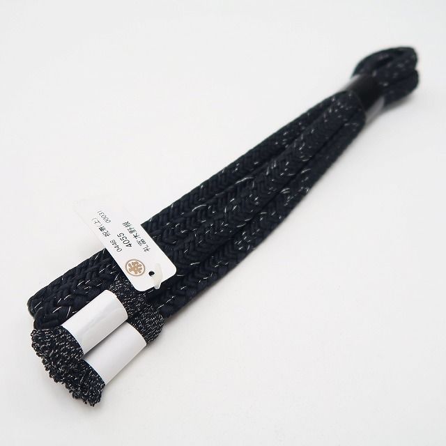 黒に活きる技とセンス”帯揚げ