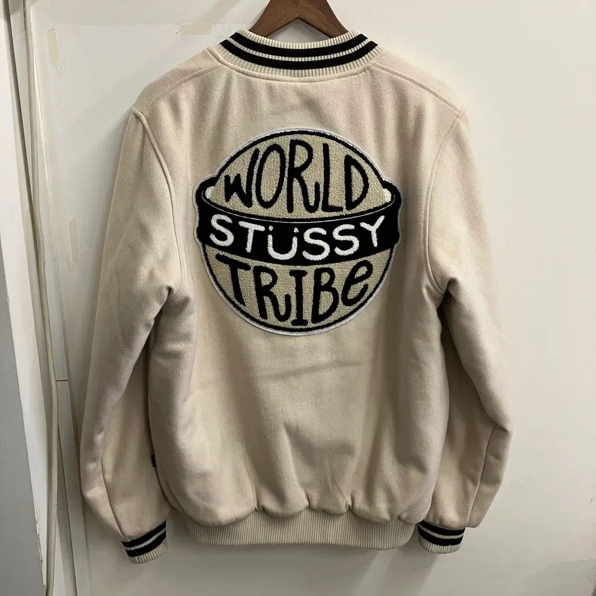 N186 STUSSY 35周年 トライブ スタジャン ステューシー STUSSY 35周年 