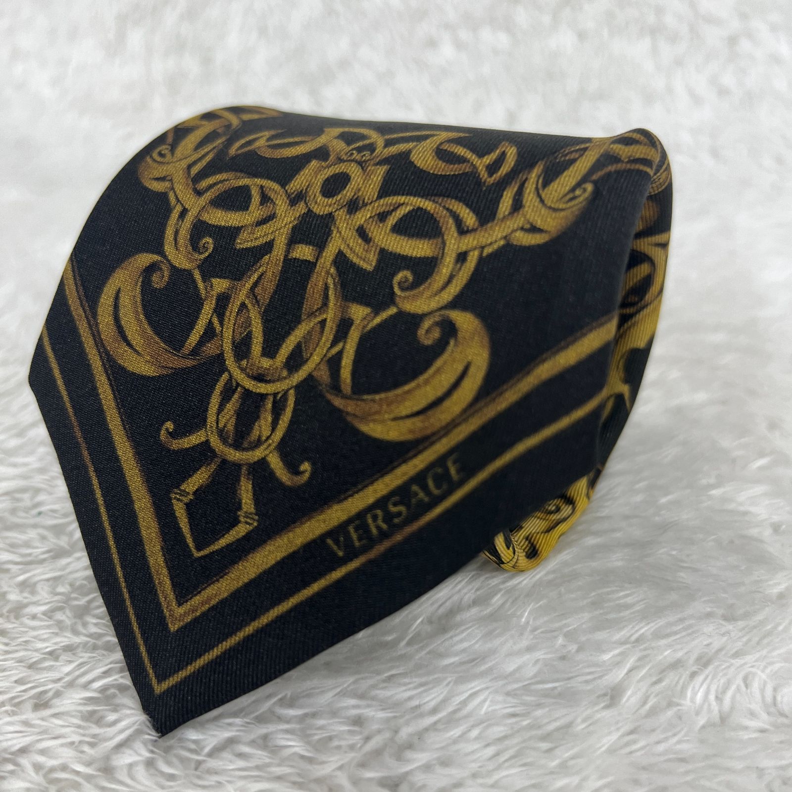 美品》GIANNI VERSACE (ジャンニヴェルサーチ) シルクネクタイ