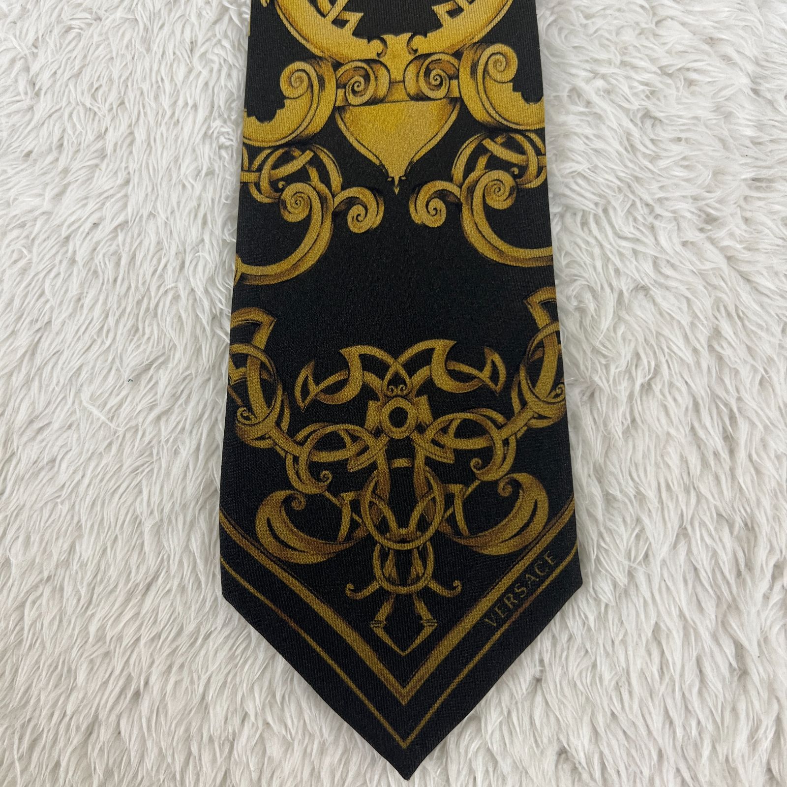 美品》GIANNI VERSACE (ジャンニヴェルサーチ) シルクネクタイ