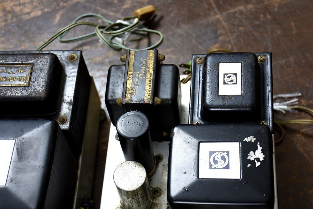 古い真空管アンプ ペア