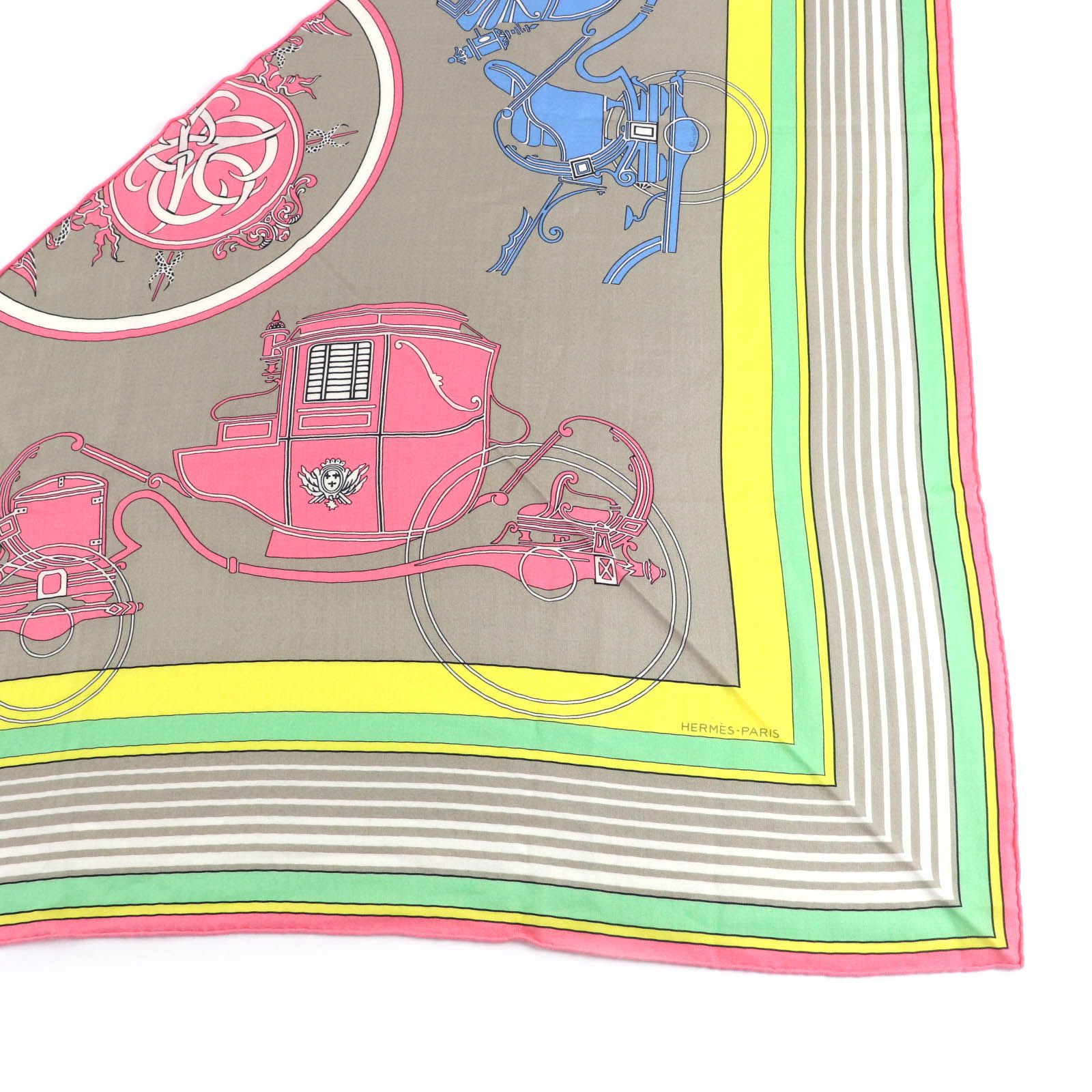 未使用品★HERMES エルメス トライアングル エクスリブリス カシミヤ シルク ベージュ・サンドル/ピンク/ジョーヌ・ヴィフ ショール 箱付 未使用品☆HERMES エルメス トライアングル エクスリブリス カシミヤ