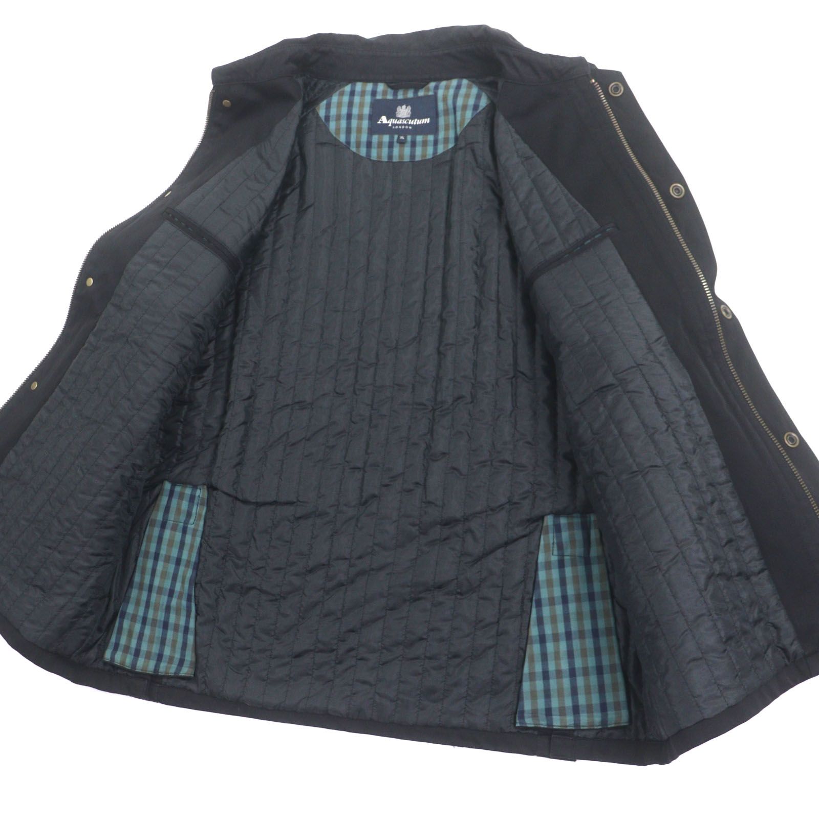 良品▼Aquascutum LONDON アクアスキュータムロンドン ロゴ入りボタン 中綿入り ジップアップ ジャケット コート ブラック XL メンズ 良品▽Aquascutum LONDON アクアスキュータムロンドン ロゴ入りボタン