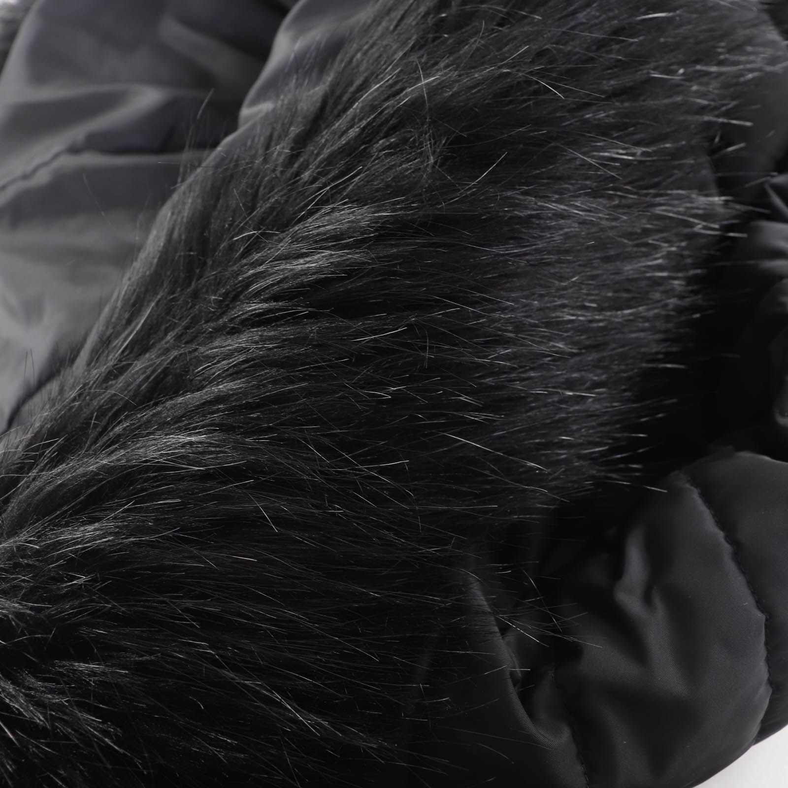 美品★EMPORIO ARMANI エンポリオ アルマーニ 6Z2B76 2NAGZ フェイクファー・フード・ロゴ金具付 スタッズ装飾 中綿コート 黒 40 正規品 美品☆EMPORIO ARMANI エンポリオ アルマーニ 6Z2B76 2NAGZ フェイク