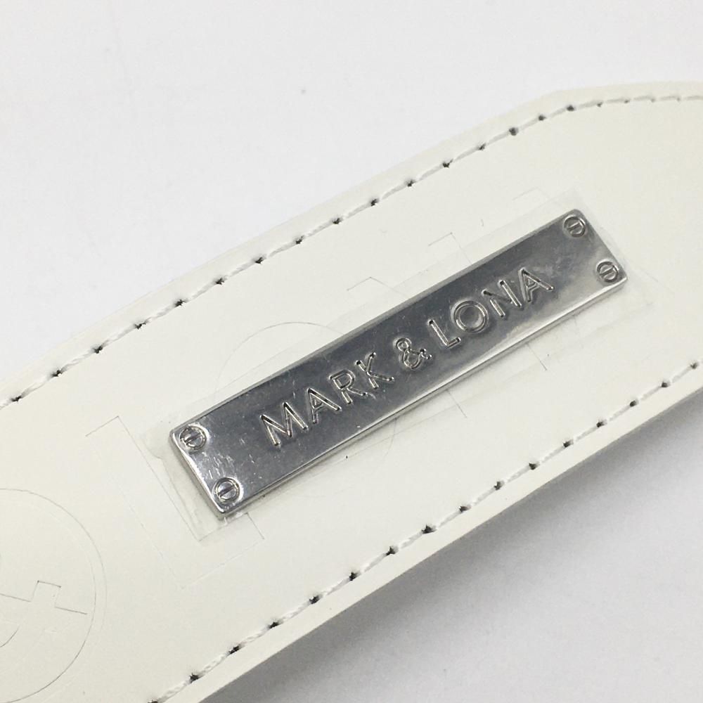 新品】マークアンドロナ ベルト 白 バックルシルバー ロゴ型押し