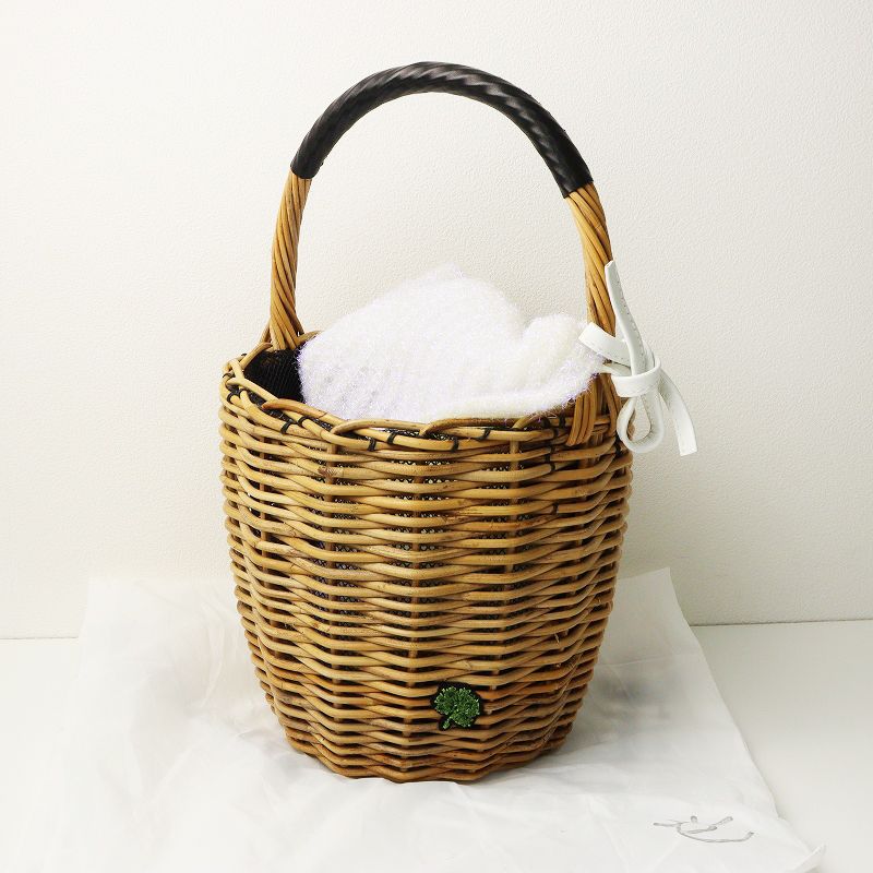 24 SS エバゴス ebagos メタリックファーかぶせバケツ M ベージュ 紅籐 バスケット ラメ ワンハンドル かごバッグ