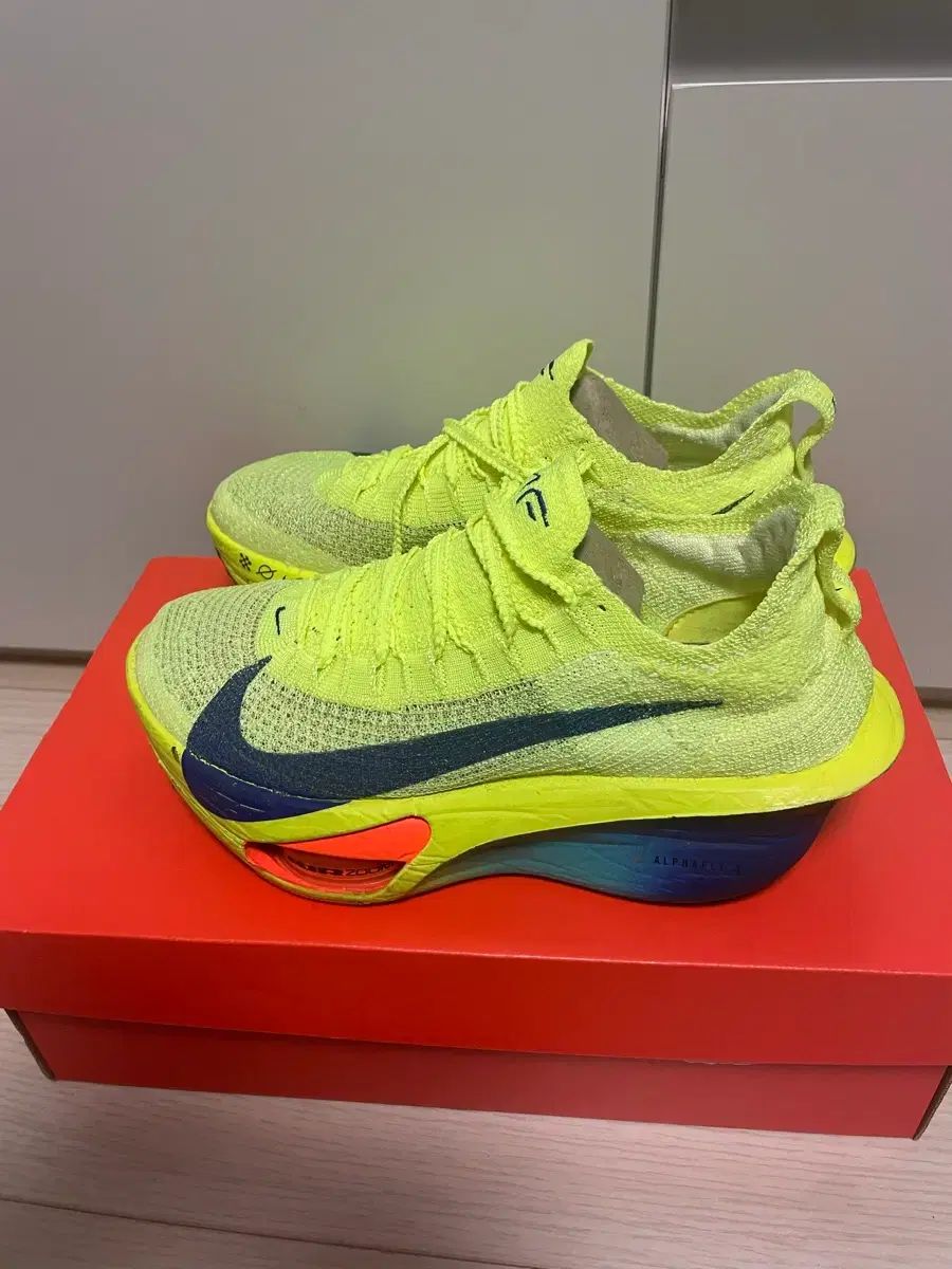 ナイキ アルファフライ 3 蛍光 ランニングシューズ ウィメンズ