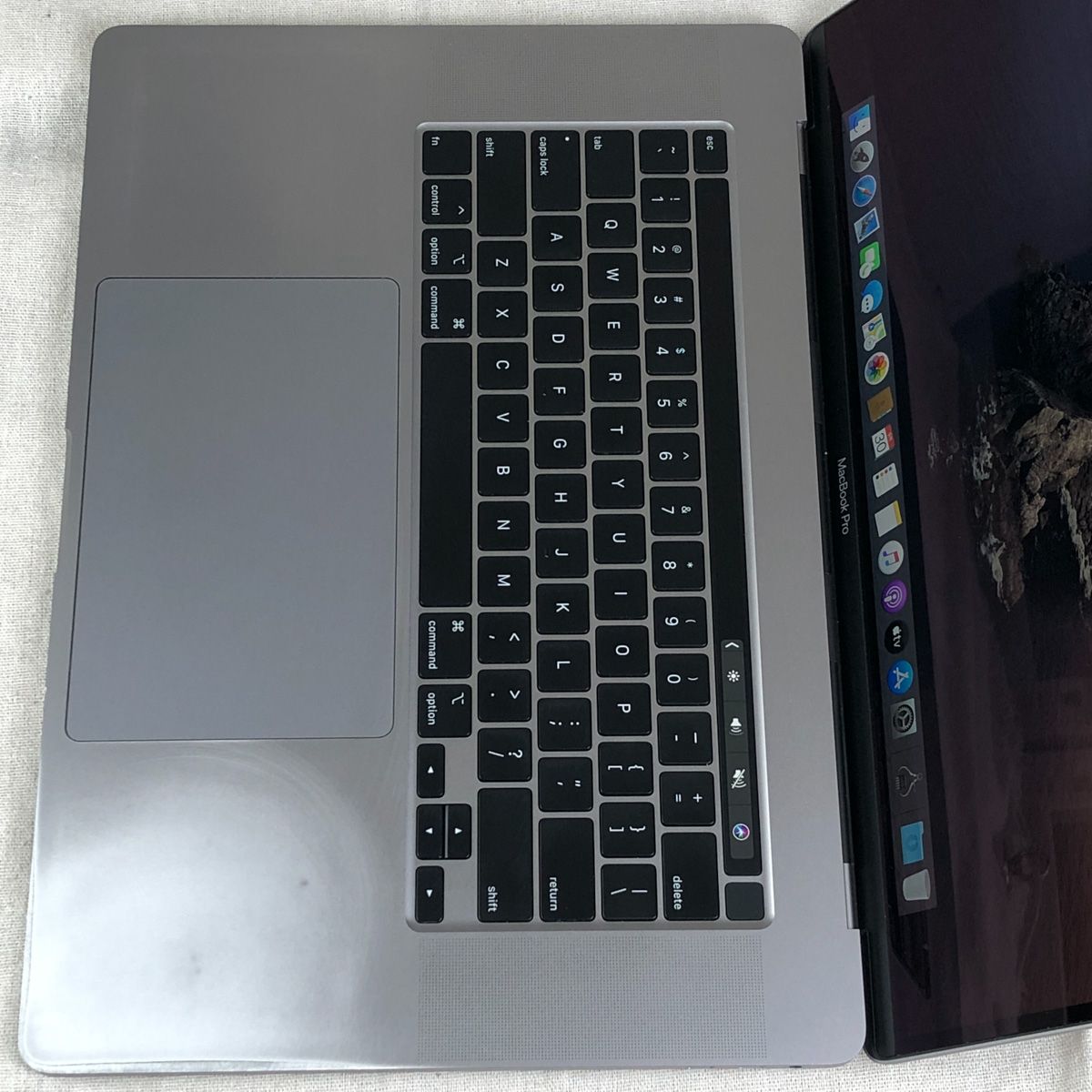 ◇ジャンク品・本体のみ◇Apple MacBook Pro (16インチ 2019)【Radeon