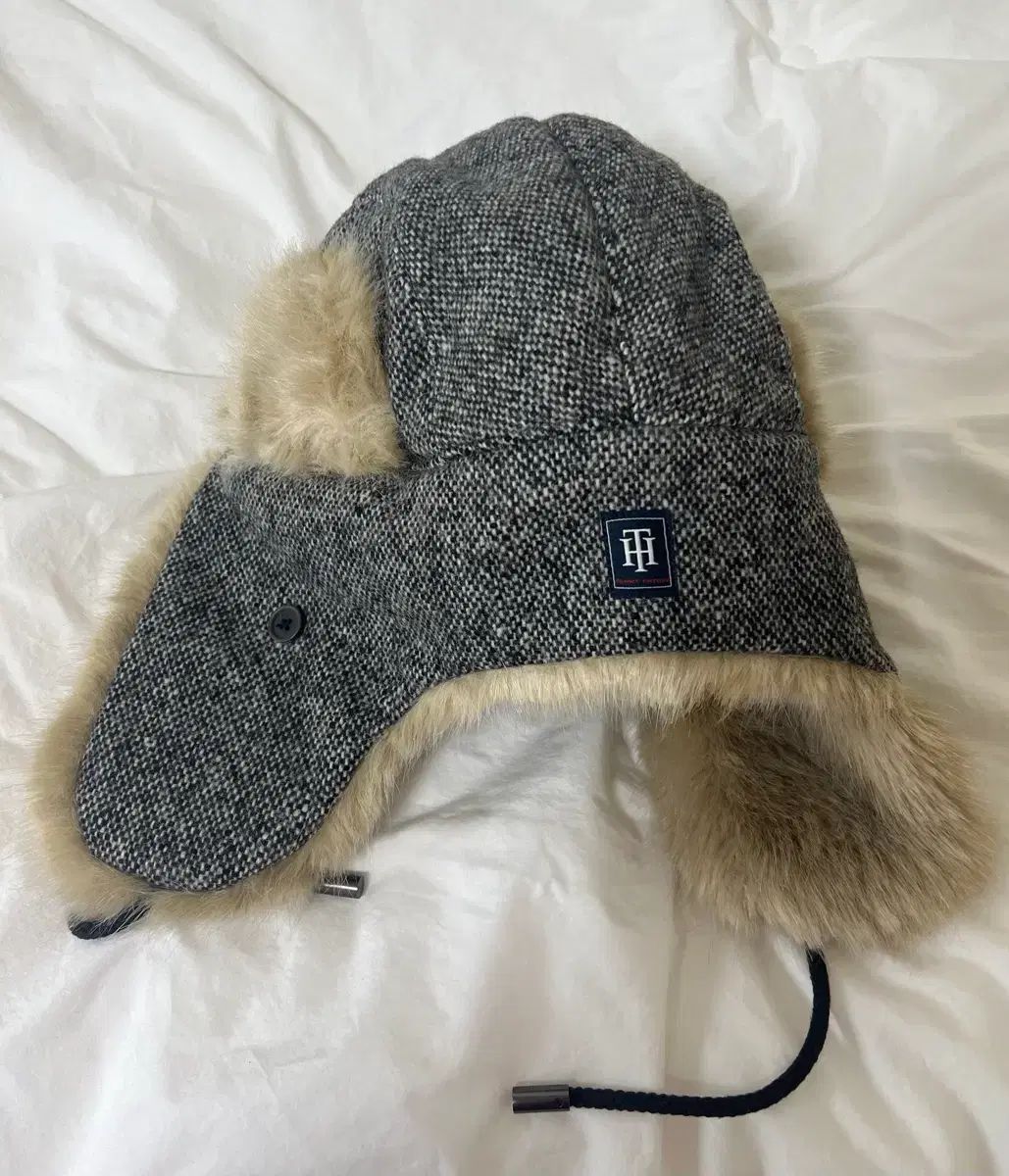 Tommy Hilfiger トミーヒルフィガー トラッパーハット ほぼ