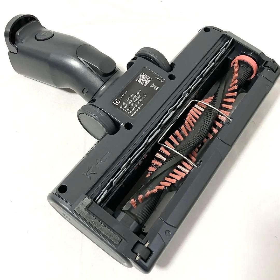 【新品】エレクトロラックス コードレス スティック掃除機 EFP71525 エレクトロラックス 軽量コードレス掃除機 UltimateHome 700 EFP71525