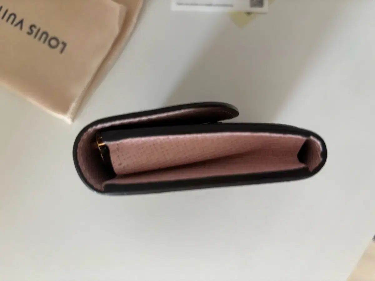 ルイヴィトンロザリコインファーベイビーピンク