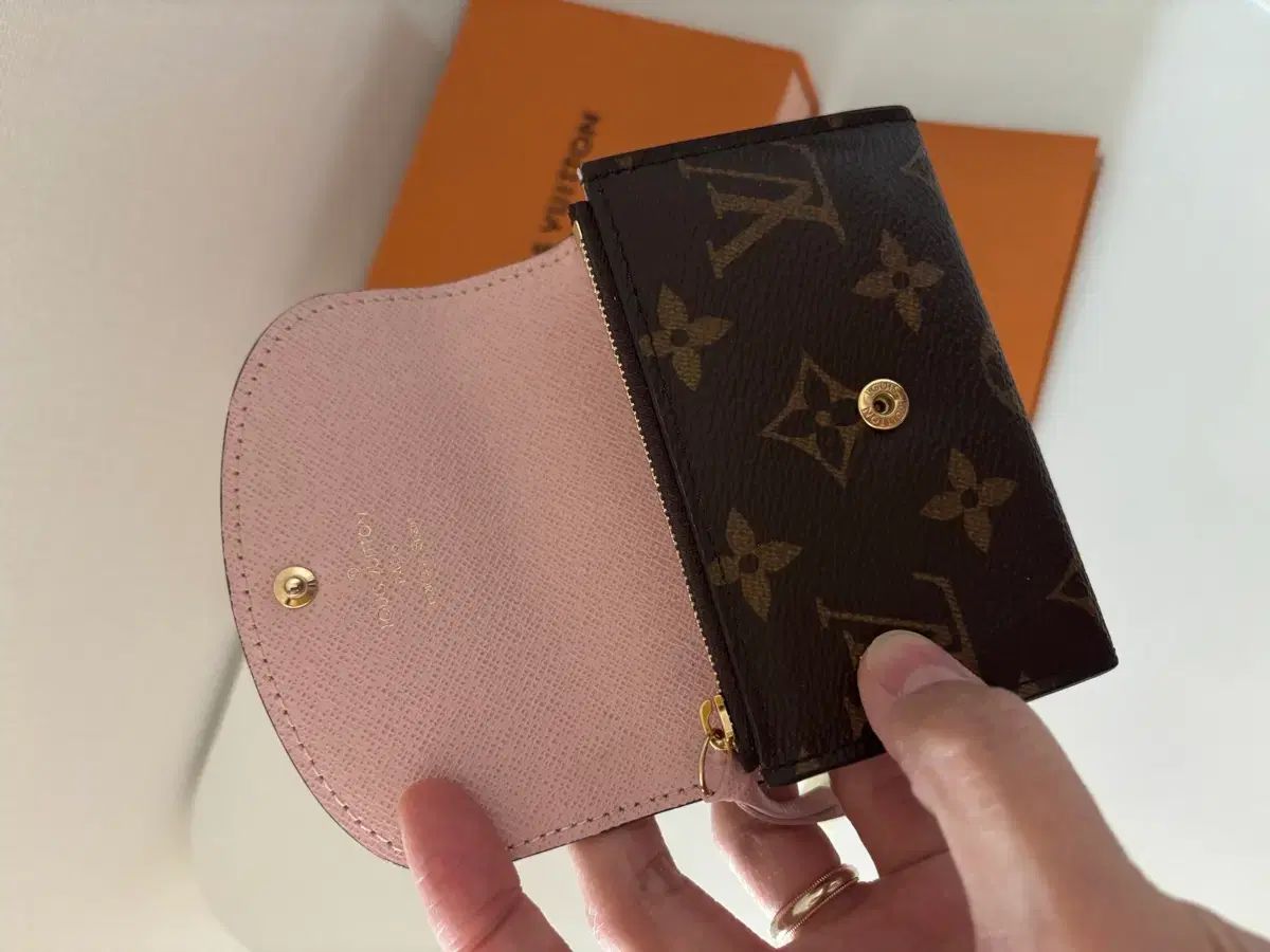  ルイヴィトンロザリコインファーベイビーピンク 長財布 小物
