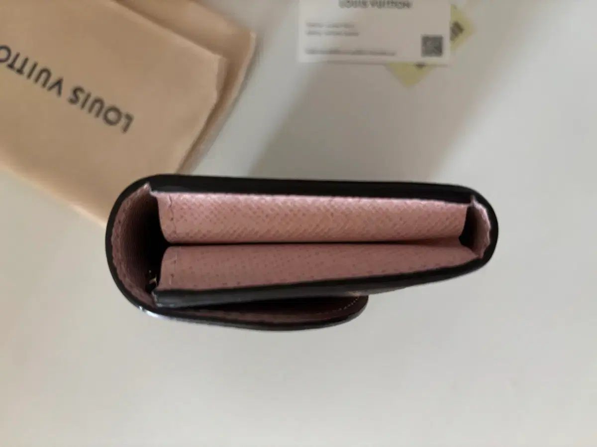 ルイヴィトンロザリコインファーベイビーピンク