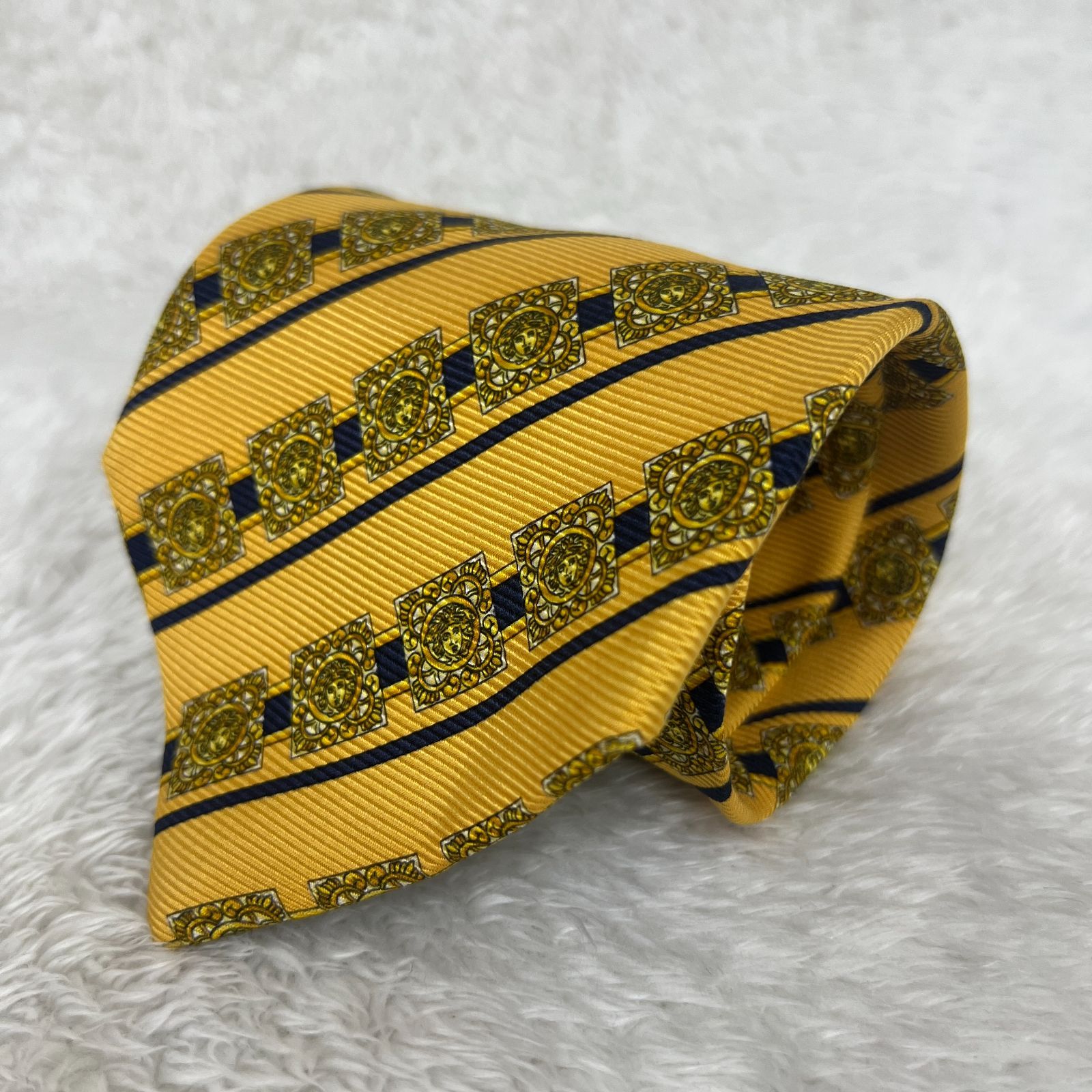 なかじ　ヴェルサーチ　ネクタイ　メデューサ　バロック柄　ジャガード　ゴール Versace ヴェルサーチ ネクタイ バロック柄 メデューサ ジャガード