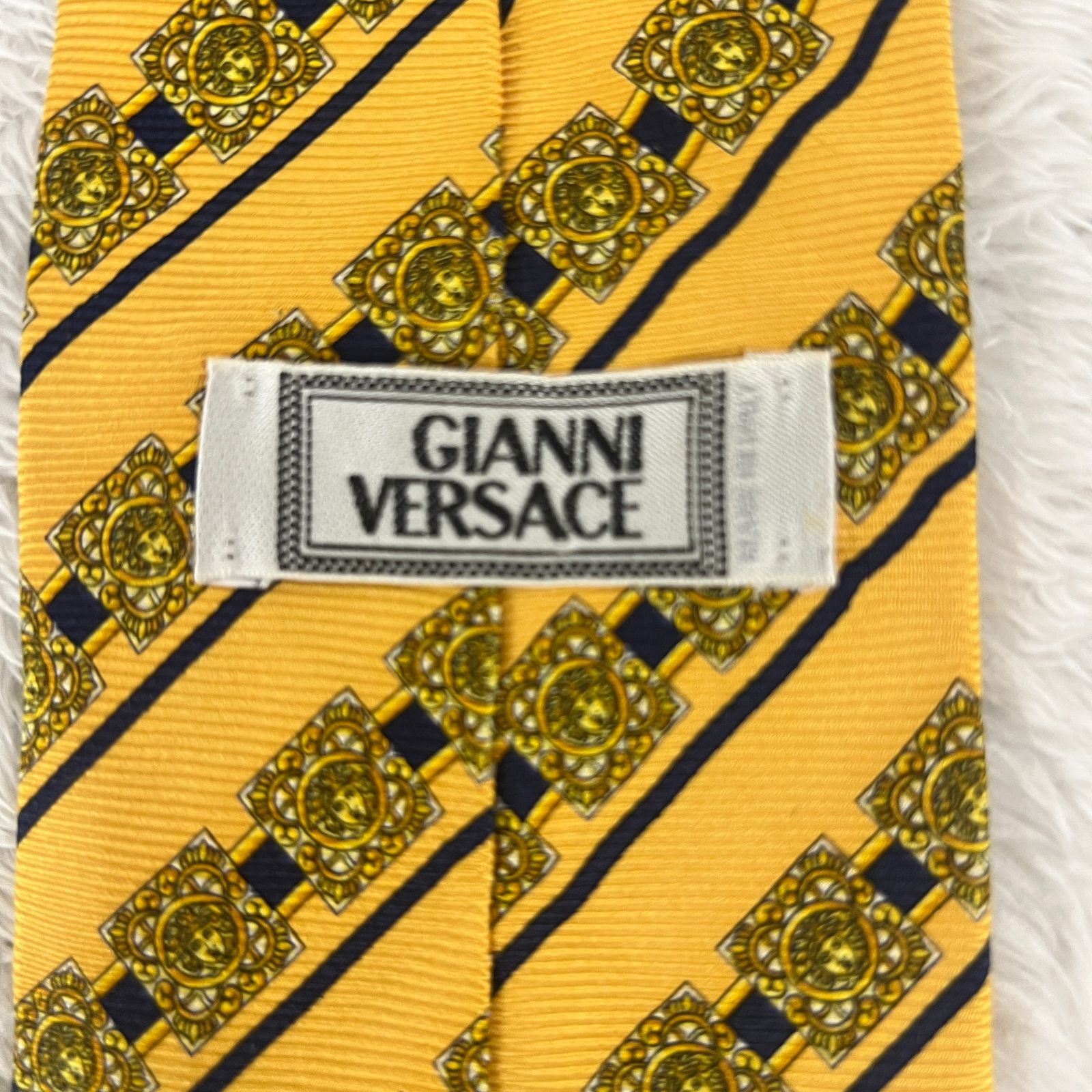 美品》GIANNI VERSACE (ジャンニヴェルサーチ) シルクネクタイ 総柄