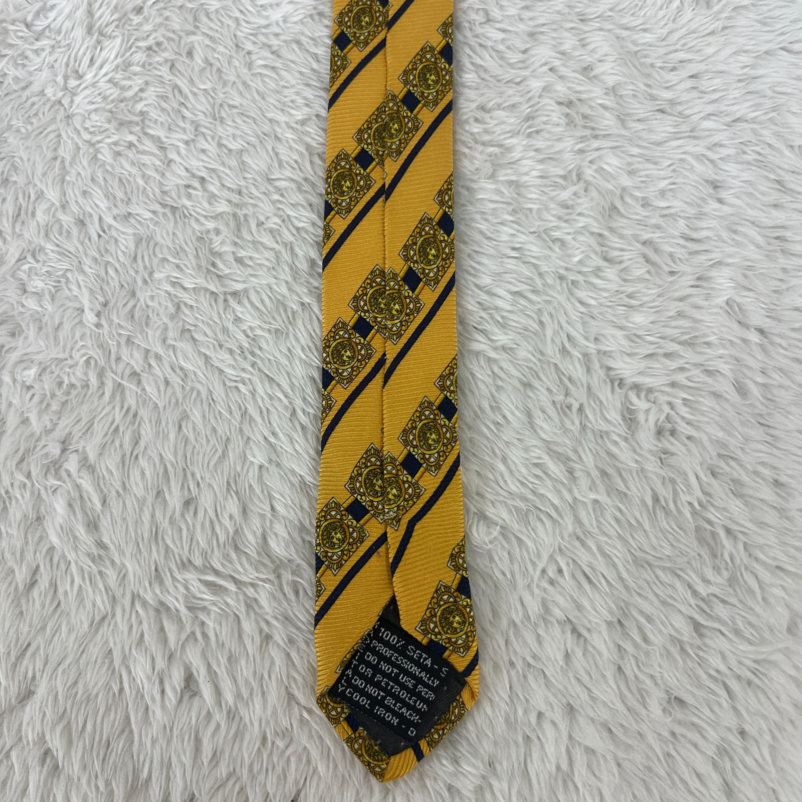 美品》GIANNI VERSACE (ジャンニヴェルサーチ) シルクネクタイ 総柄