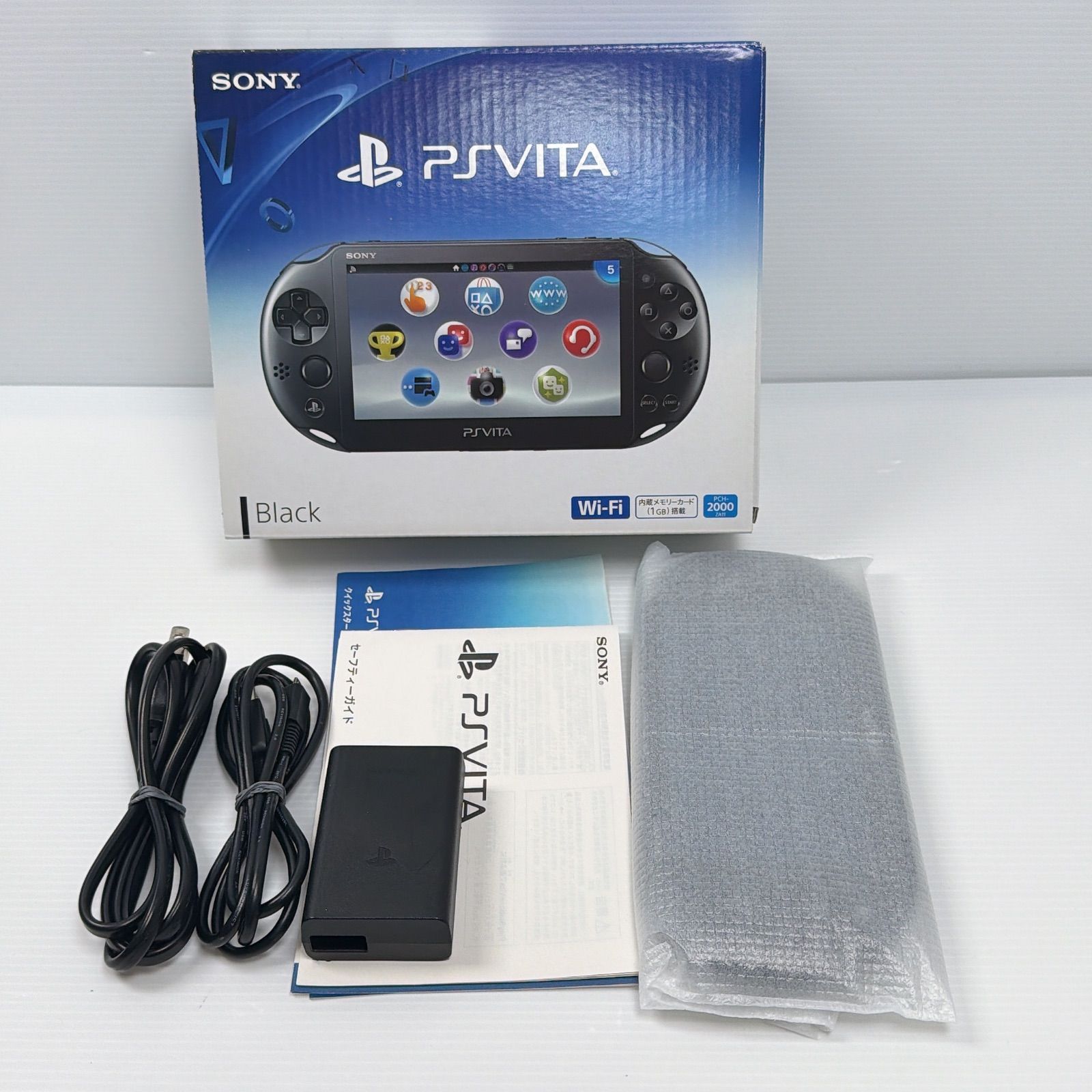 美品 PSVITA PCH-2000 箱付き+メモカ8GB 他 極美品 PSVITA PCH 2000 ブラック 純正8GBメモリーカード付き