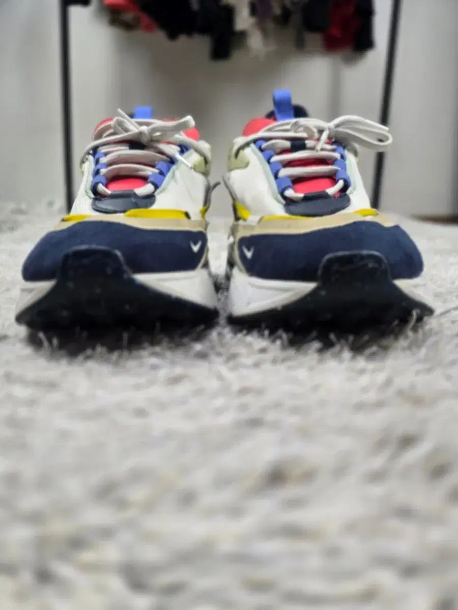 ナイキ スニーカー マルチカラー レディース