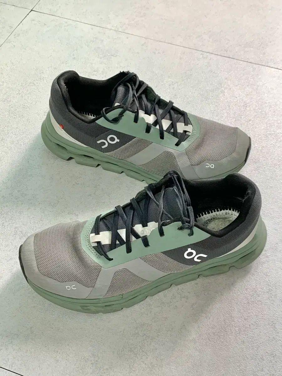 275 オンランニング クラウドランナー