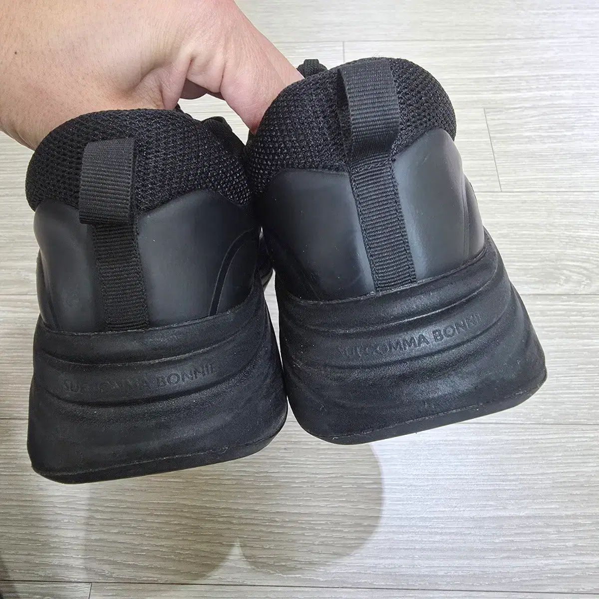 シューコンマボニー