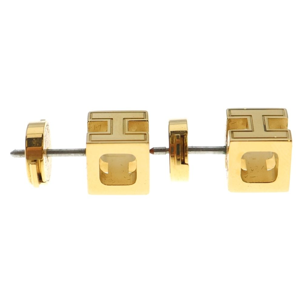 Hキューブ ピアス