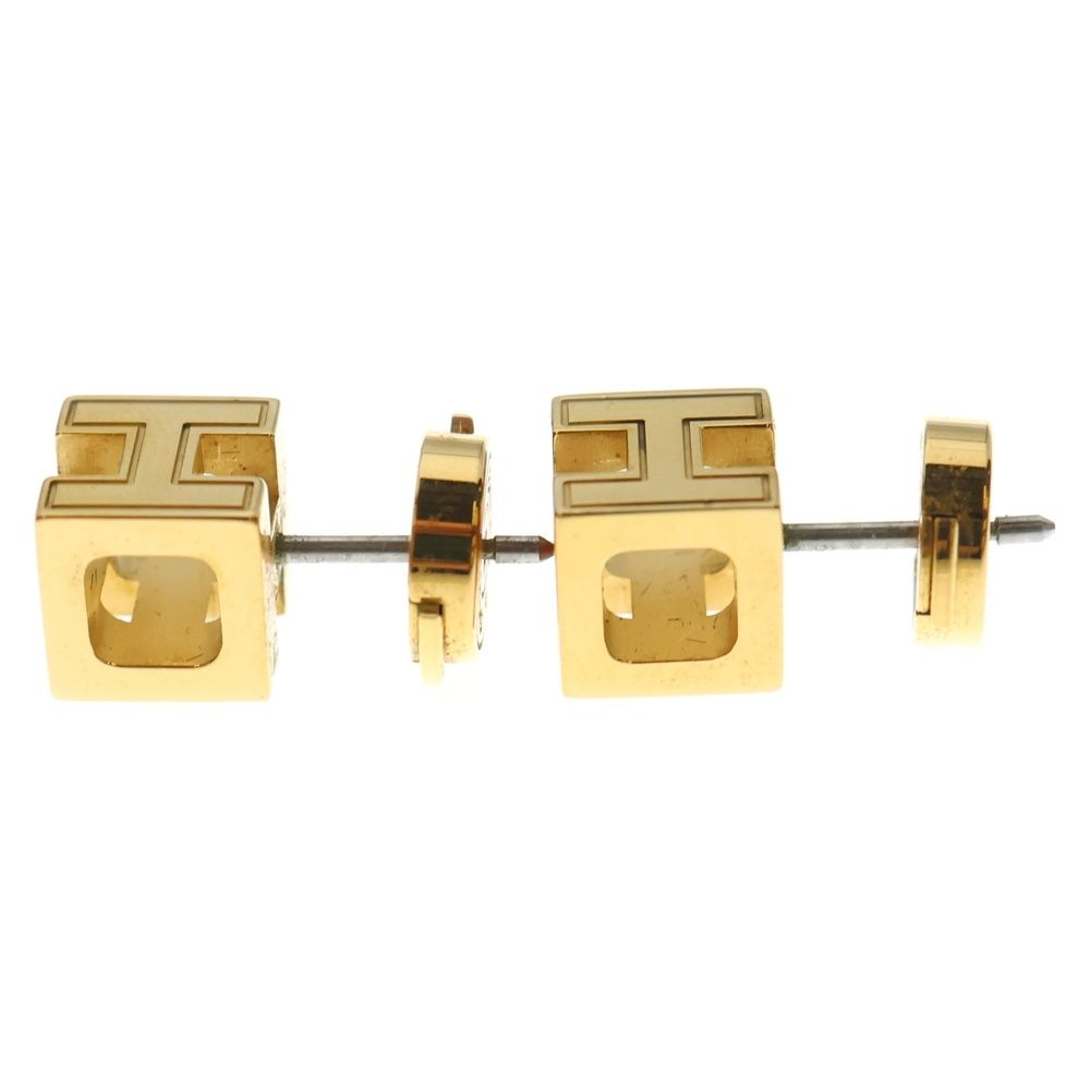 Hキューブ ピアス