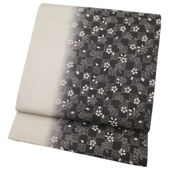 すごい値 袋帯 リサイクル 全通 正絹 染め帯 淡黒 グレージュ 染め分け 桜 花 市松 地紋 染帯 カジュアル 仕立て上がり 春 秋 冬 お出かけ お食事 ショッピング リユース すごいね みやがわ neb 01605