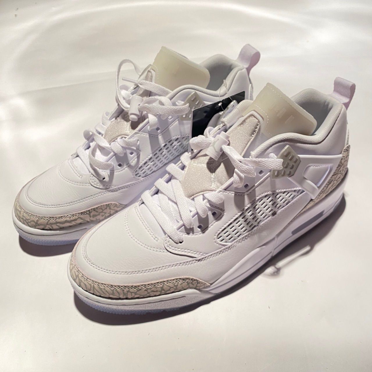 NIKE JORDAN SPIZIKE LOW ナイキ ジョーダン スパイジーク ロー ホワイト メタリックシルバー ニュートラルグレー FQ 1759 103 29 cm