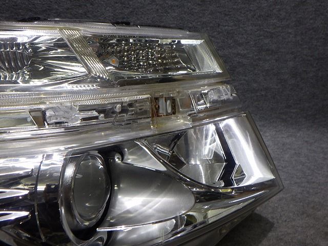 エルグランド 右ヘッドライト HID E52 PNE52 前期 100-23009 S2