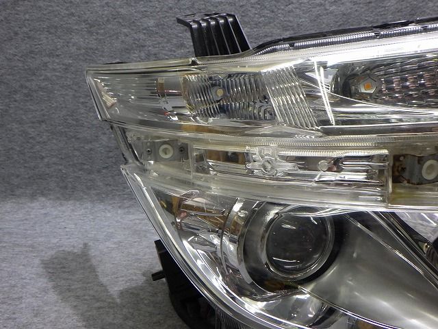 エルグランド 右ヘッドライト HID E52 PNE52 前期 100-23009 S2