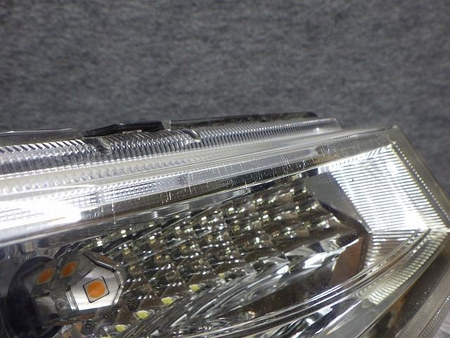 エルグランド 右ヘッドライト HID E52 PNE52 前期 100-23009 S2