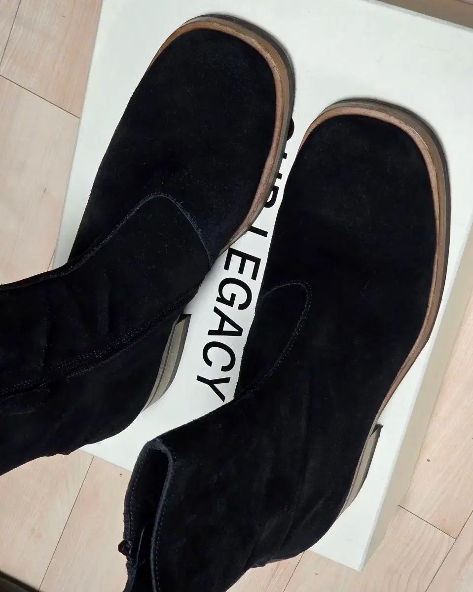 スウェード ブラック