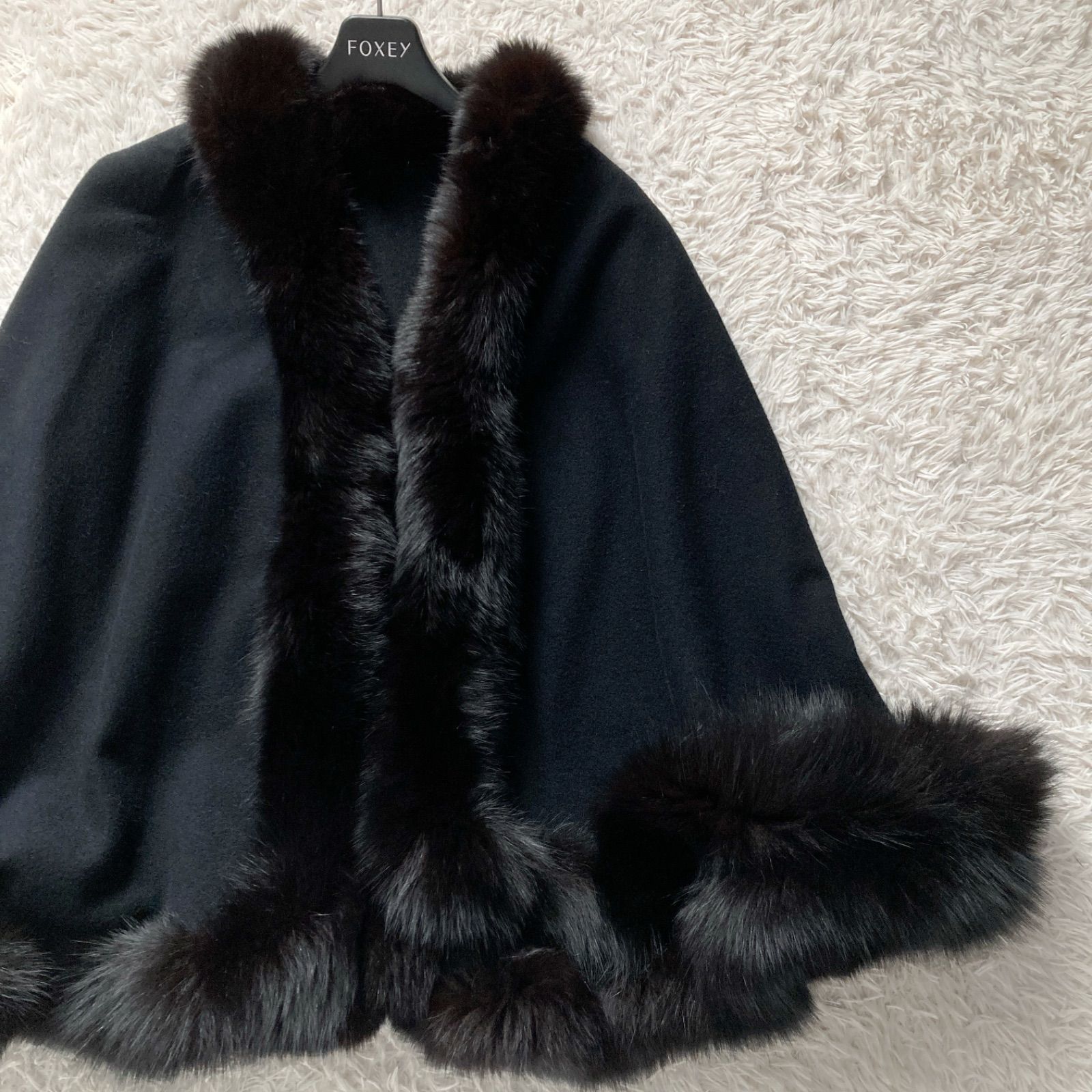 美品 豪華 FOXファー ケープ コート ポンチョ 黒 ブラック レディース