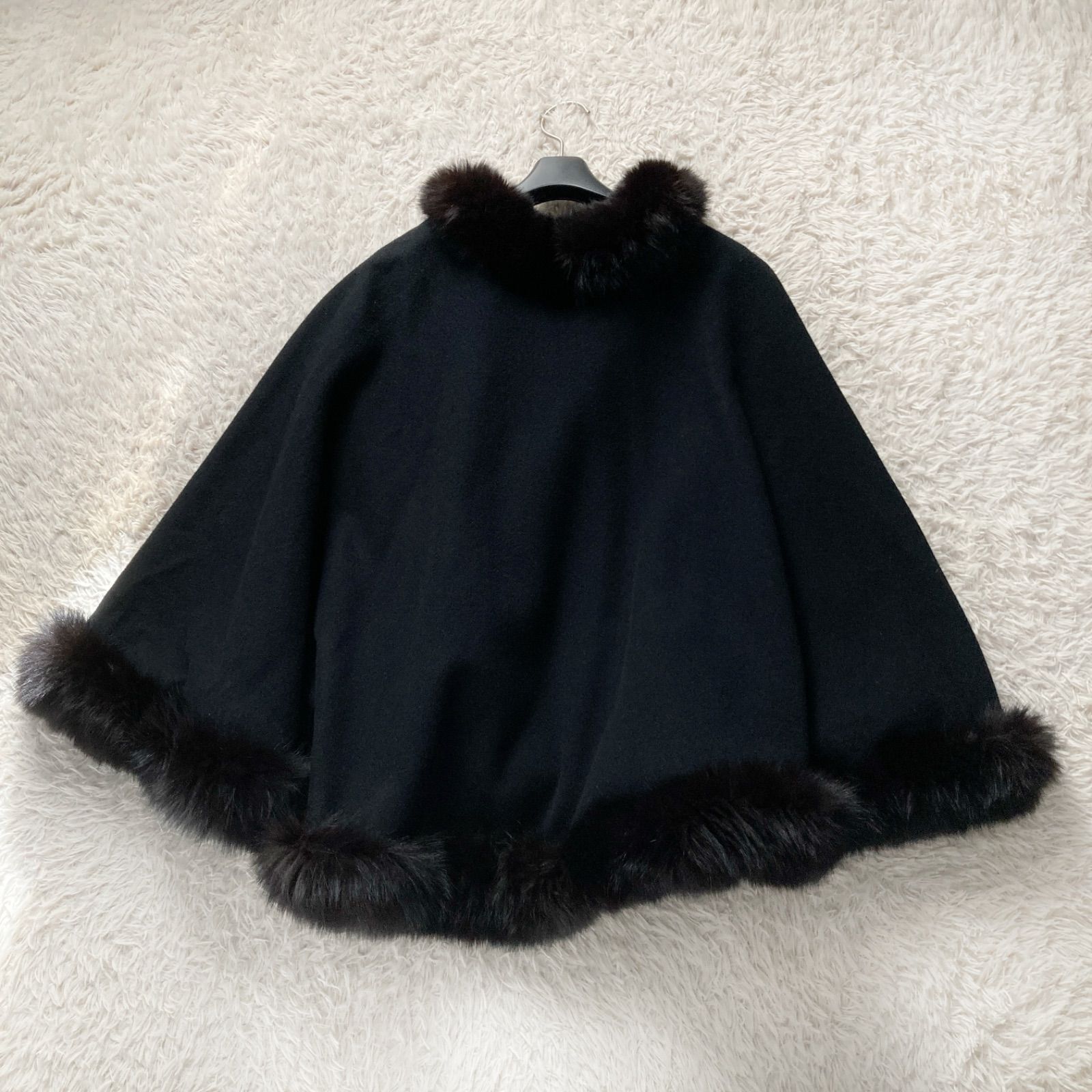 美品 豪華 FOXファー ケープ コート ポンチョ 黒 ブラック レディース