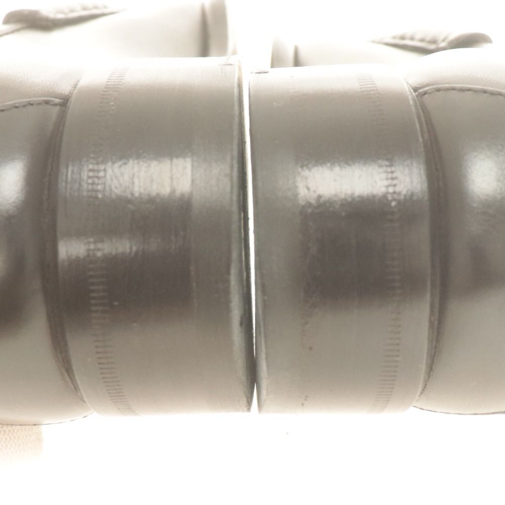 ダークブラウン