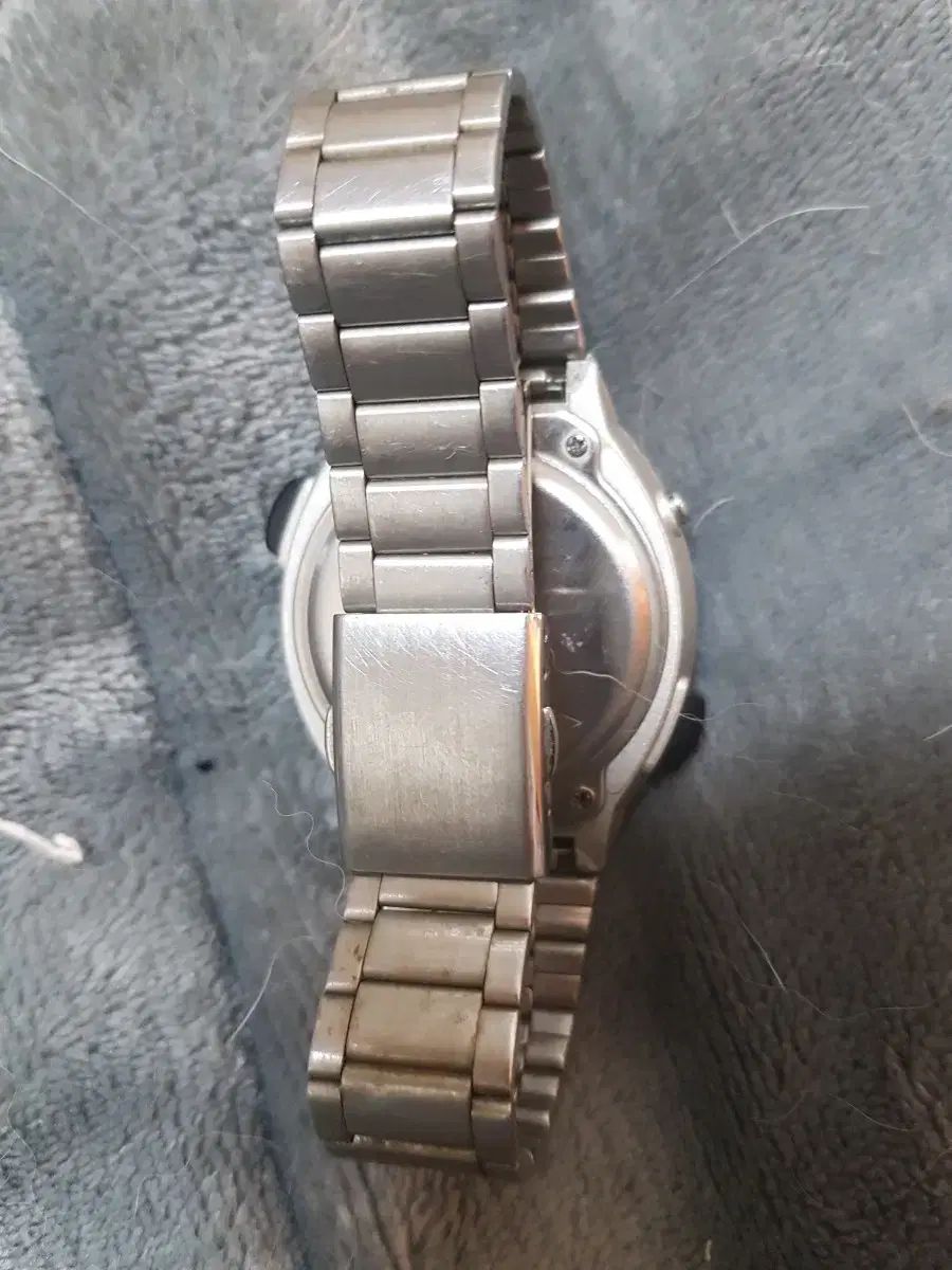 スピーカー デジタル時計