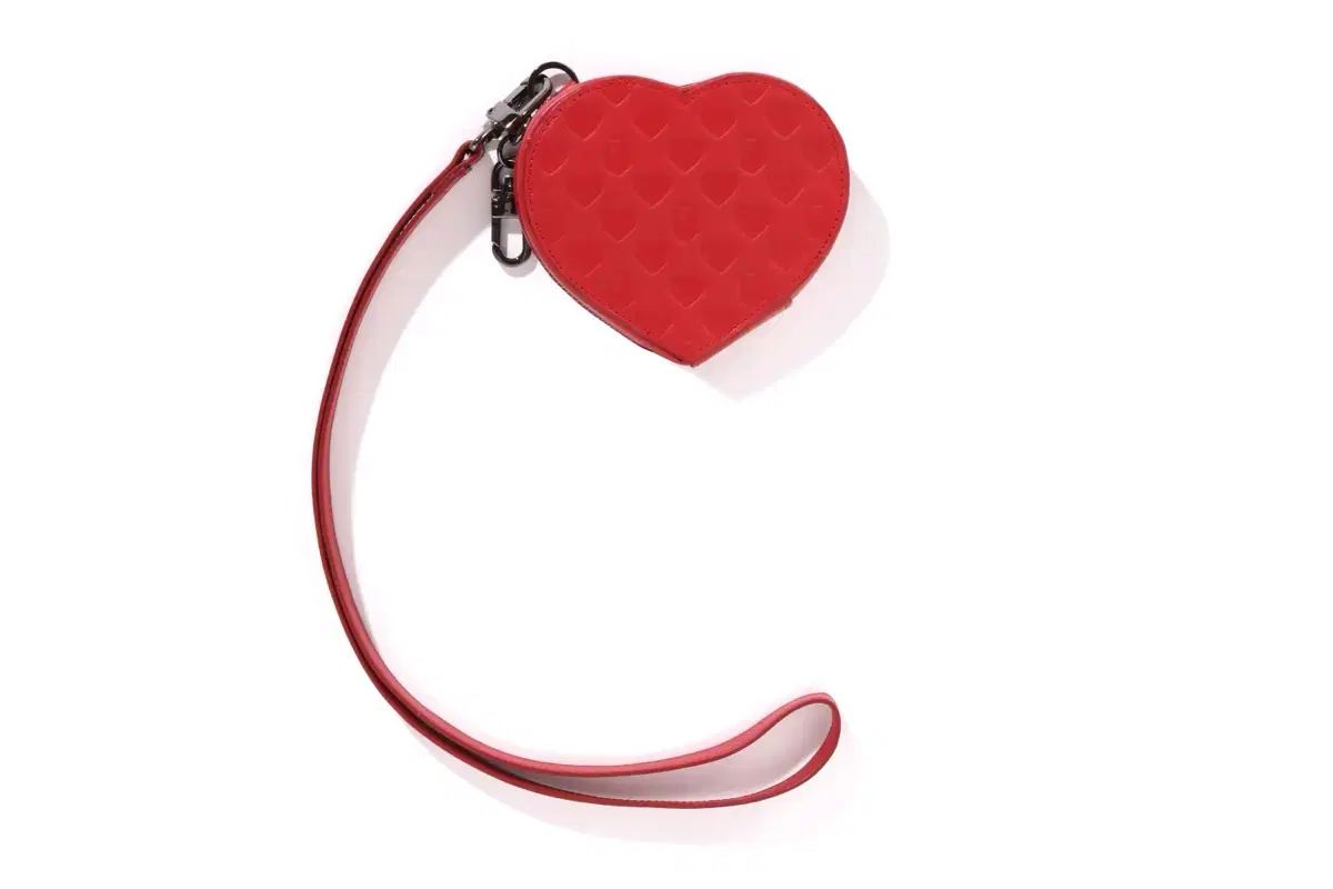 A BATHING APE アベイシングエイプ ハート ポーチ レッド