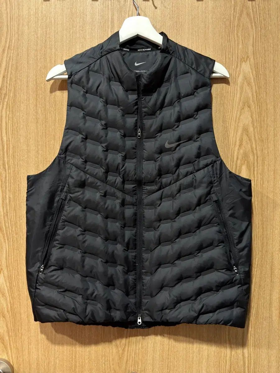 ナイキ エアロロフト サーマフィット ADV ベスト