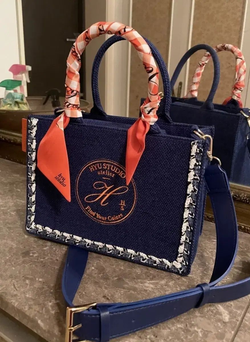 HYU STUDIO ネイビー カンバストートバッグ スカーフ