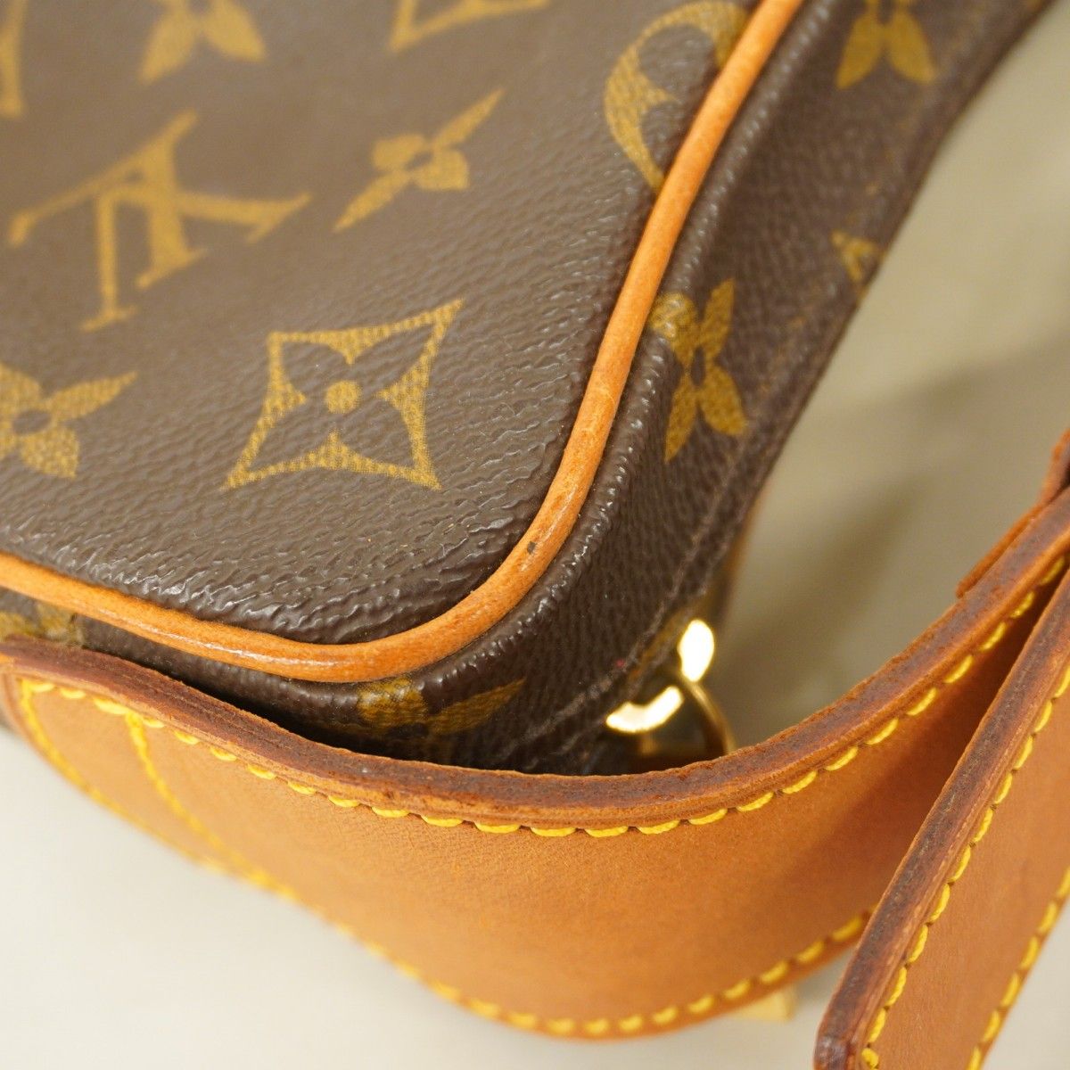 5pe6865】ルイヴィトン ショルダーバッグ モノグラム クロワッサンMM
