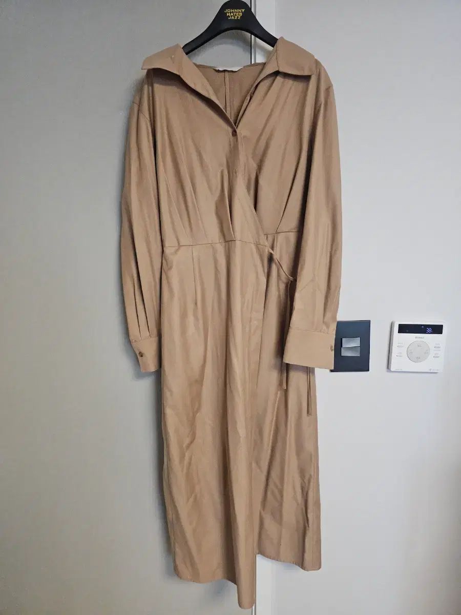 トワブ ラップワンピース ディープベージュ