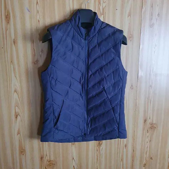 未使用級 NIKE　エアロロフトベスト 　ダウンベスト aeroloft M 2026年最新】Yahoo!オークション -ナイキ エアロロフト ベストの中古品