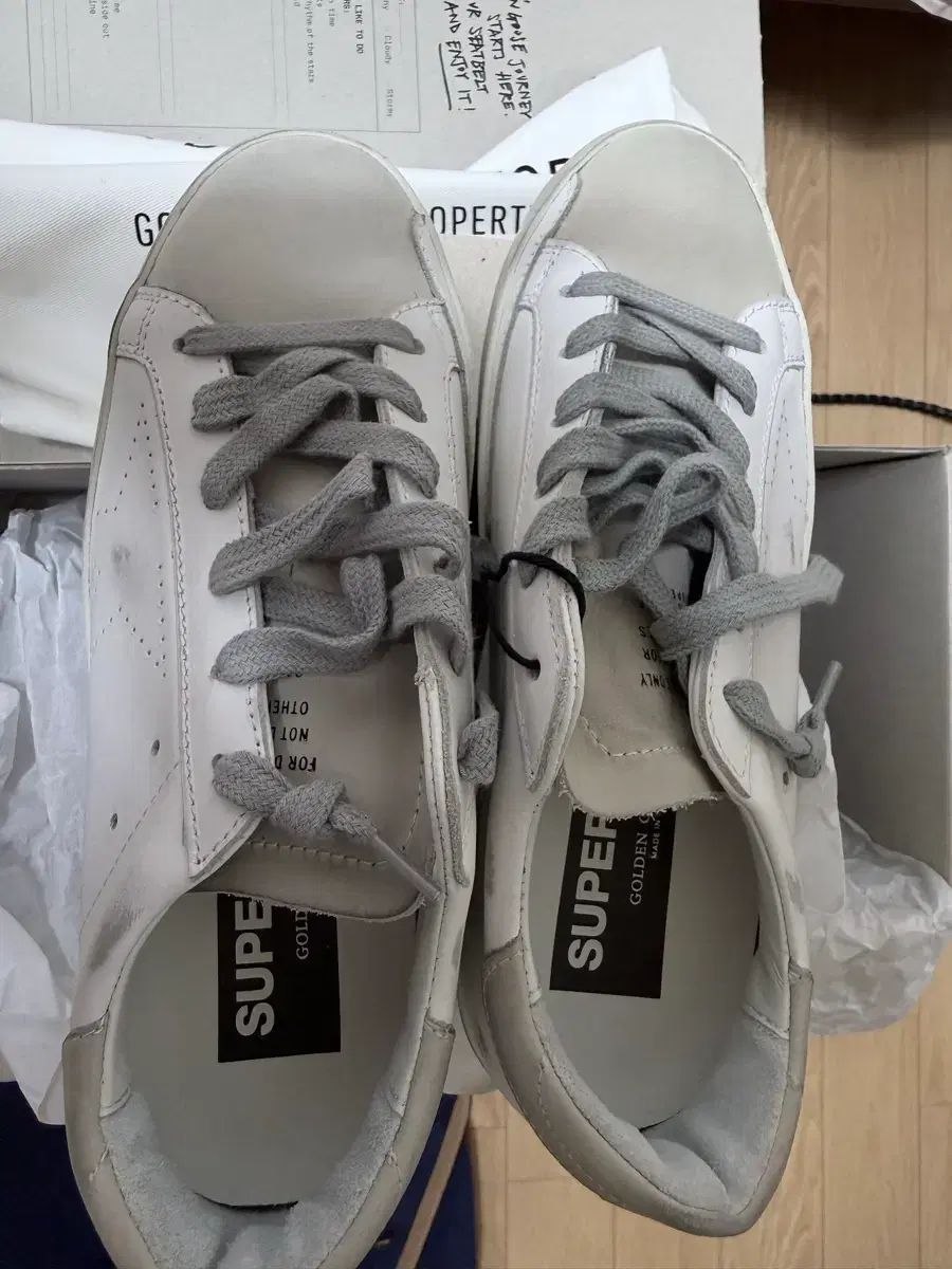 ゴールデングース SUPERSTAR 白 スニーカー