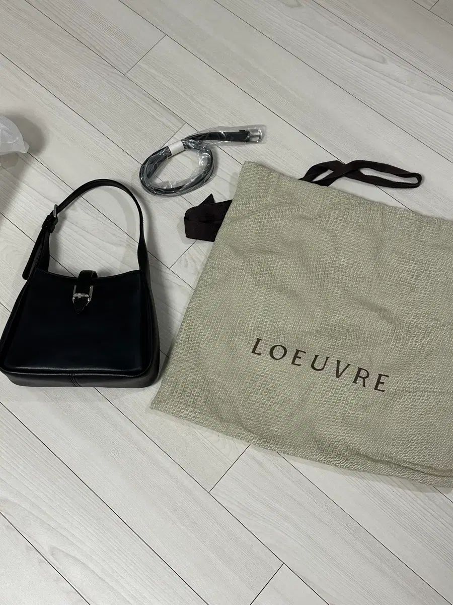 LOEUVRE サックシュプリーム ミニバッグ