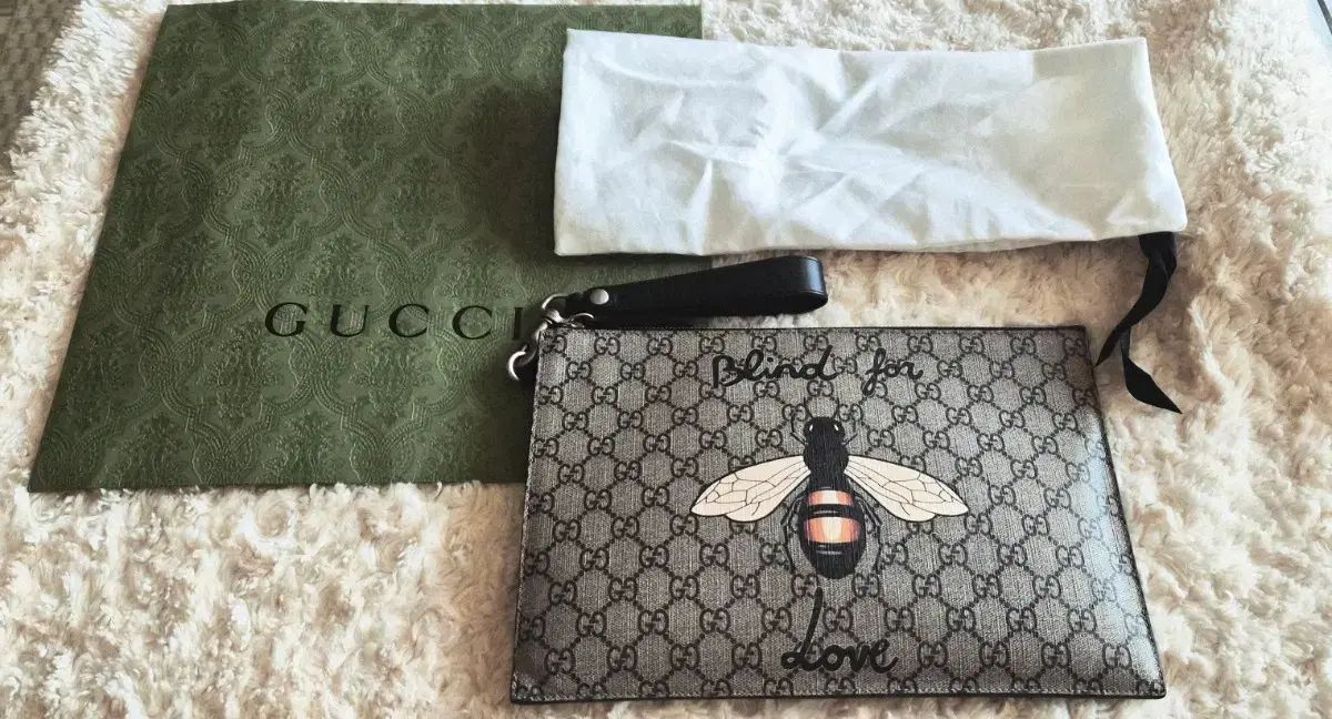 グッチ みつばち クラッチバッグ