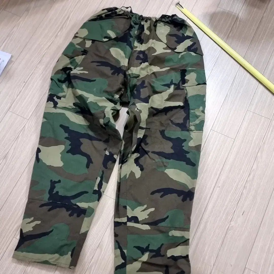 ミリタリー GORE TEX カモフラージュ ポケット カーゴ ズボン free