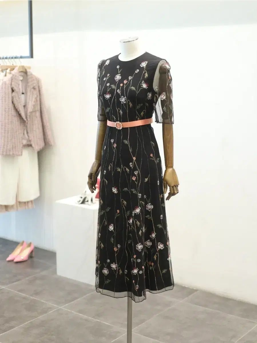 MOJO S PHINE モジョエスピン 刺繍 ロング丈ワンピース