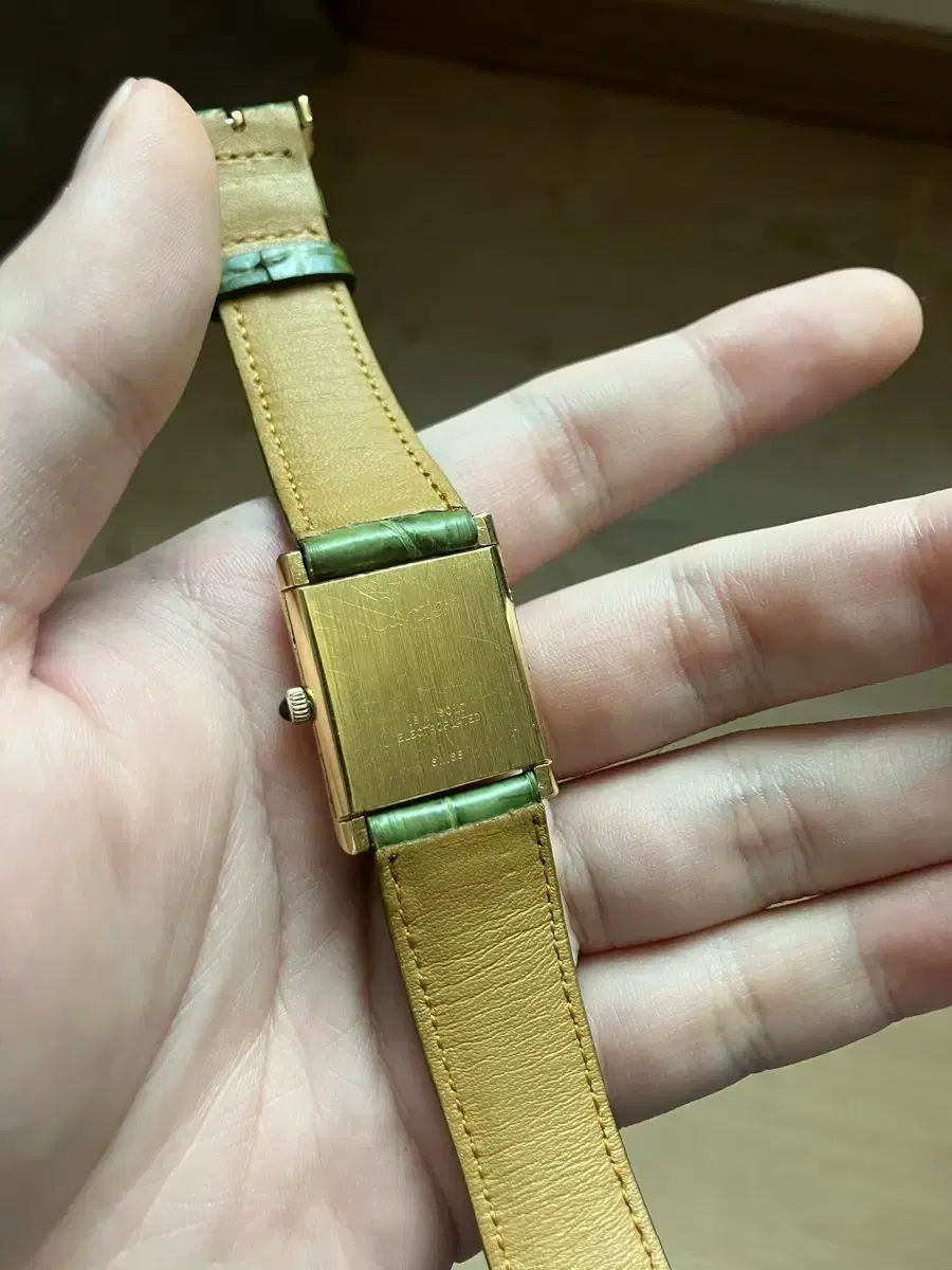 ヴィンテージ カルティエ タンク LM サイズ 手巻き