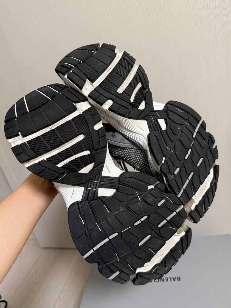 42 バレンシアガ